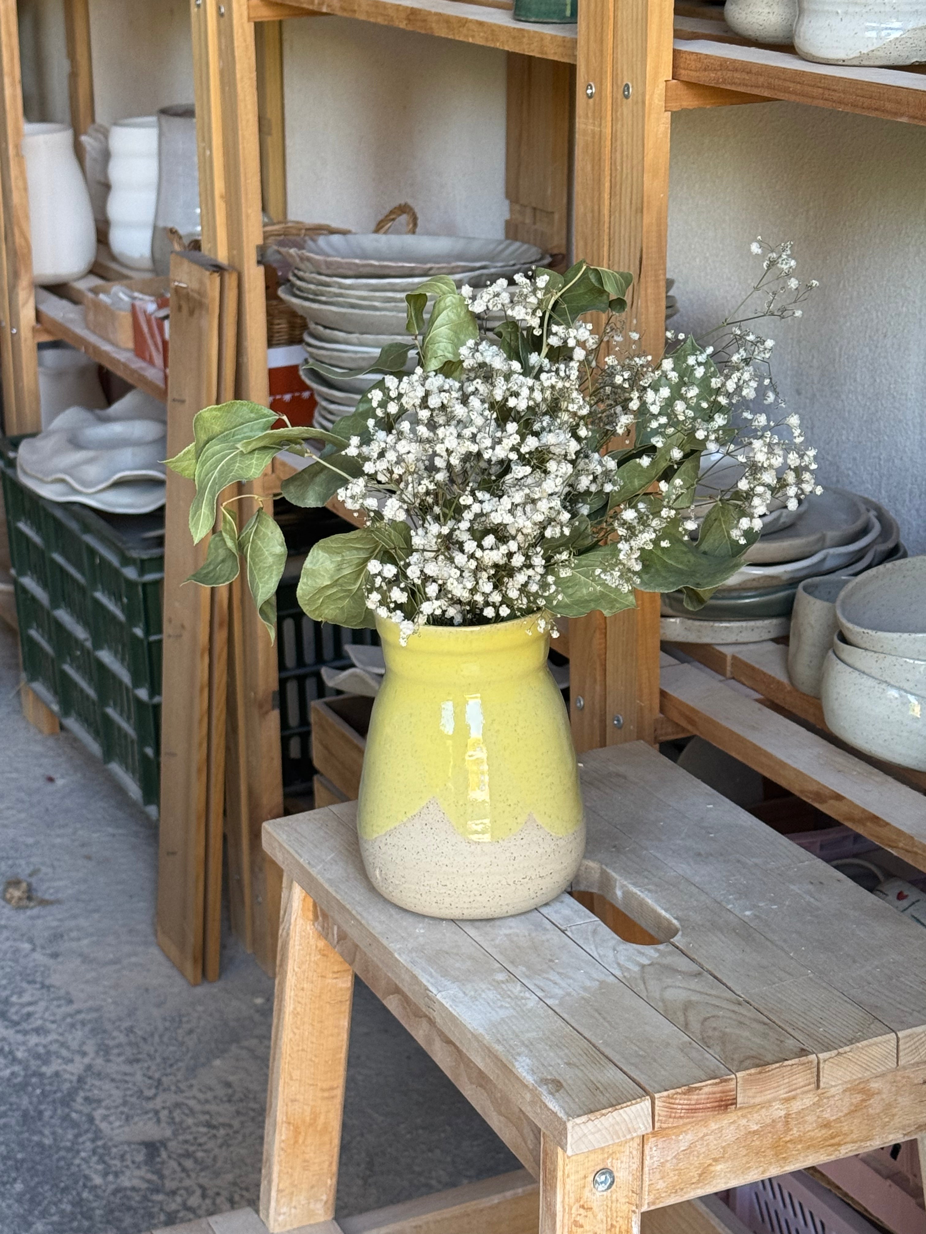 Vase jaune